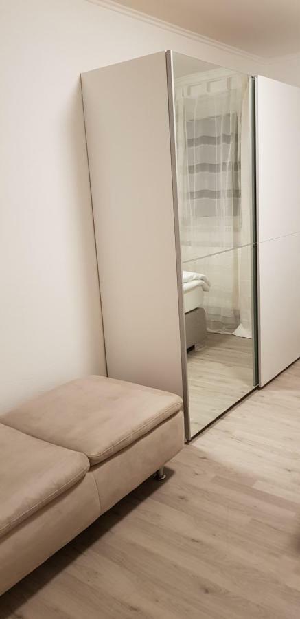 Outletcity Ferienwohnung Apartment 2 Metzingen  Exterior foto